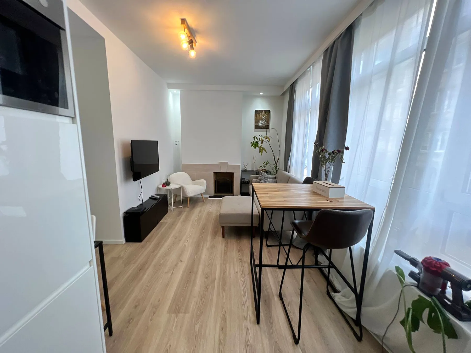 Open living space from the entrance
